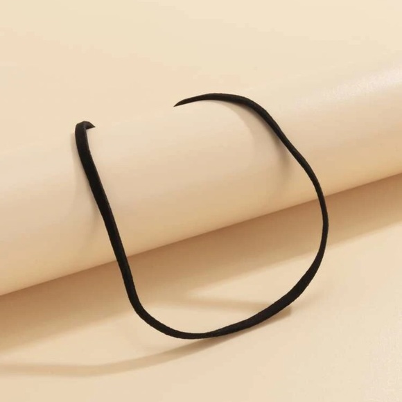 ⚜️𝟯𝟬%𝗢𝗙𝗙 𝗯𝘂𝗻𝗱𝗹𝗲𝘀 𝟯+⚜️ NEW Black Suede Simple Choker - Picture 7 of 10